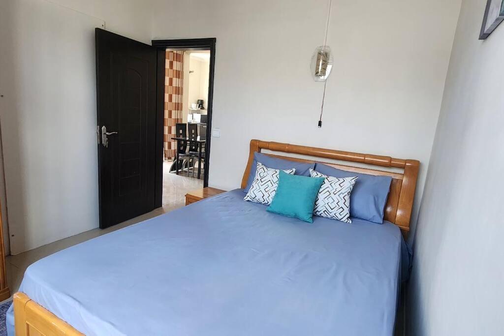 Number 9, 2Nd Floor,Pebble Bay Appartments Гранд Байе Екстериор снимка
