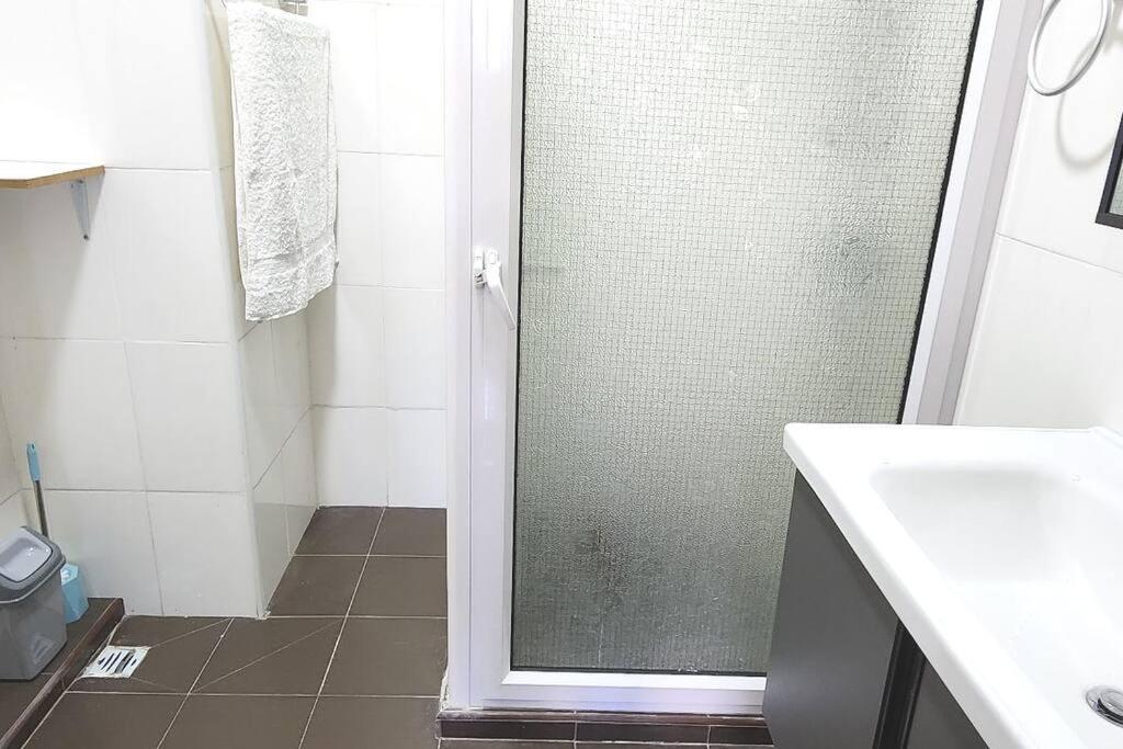 Number 9, 2Nd Floor,Pebble Bay Appartments Гранд Байе Екстериор снимка